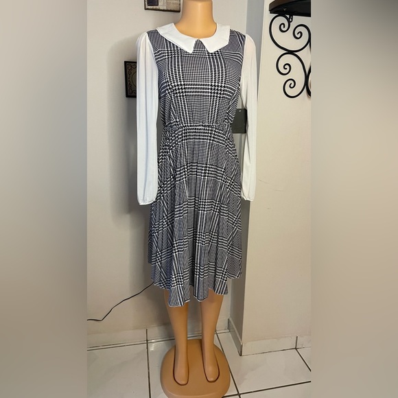 NWT CHECKERED LONG SLEEVE DRESS SIZE S.M - Picture 9 of 15